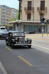 Oude auto gespot in Montreux