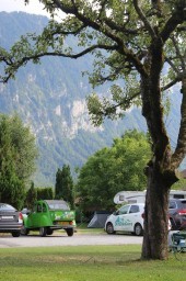 Camping met uitzicht op de bergen