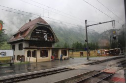 Op een klein  stationnetje